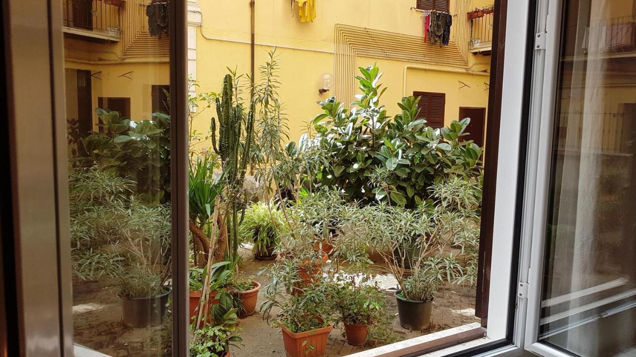 Lovely Apartment In Testaccio, Рим Екстериор снимка