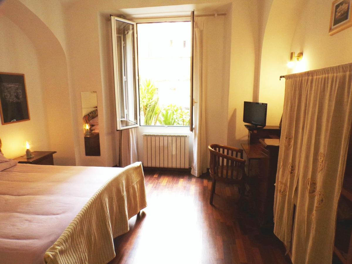 Lovely Apartment In Testaccio, Рим Екстериор снимка